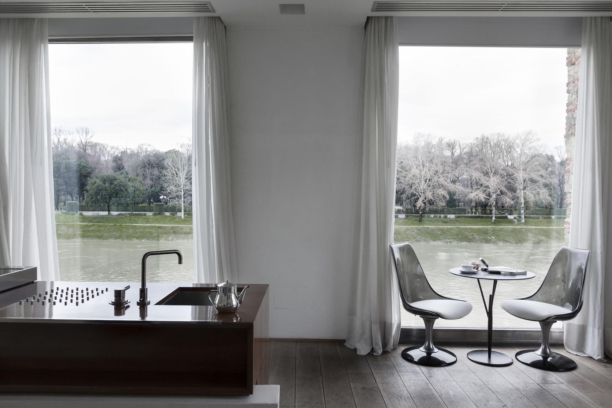 Apartahotel Riva Lofts 4*
